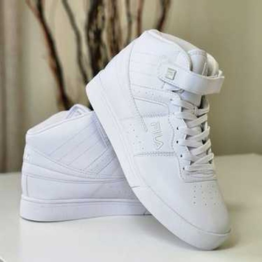 FILA women’s  White High-Top Sneakers